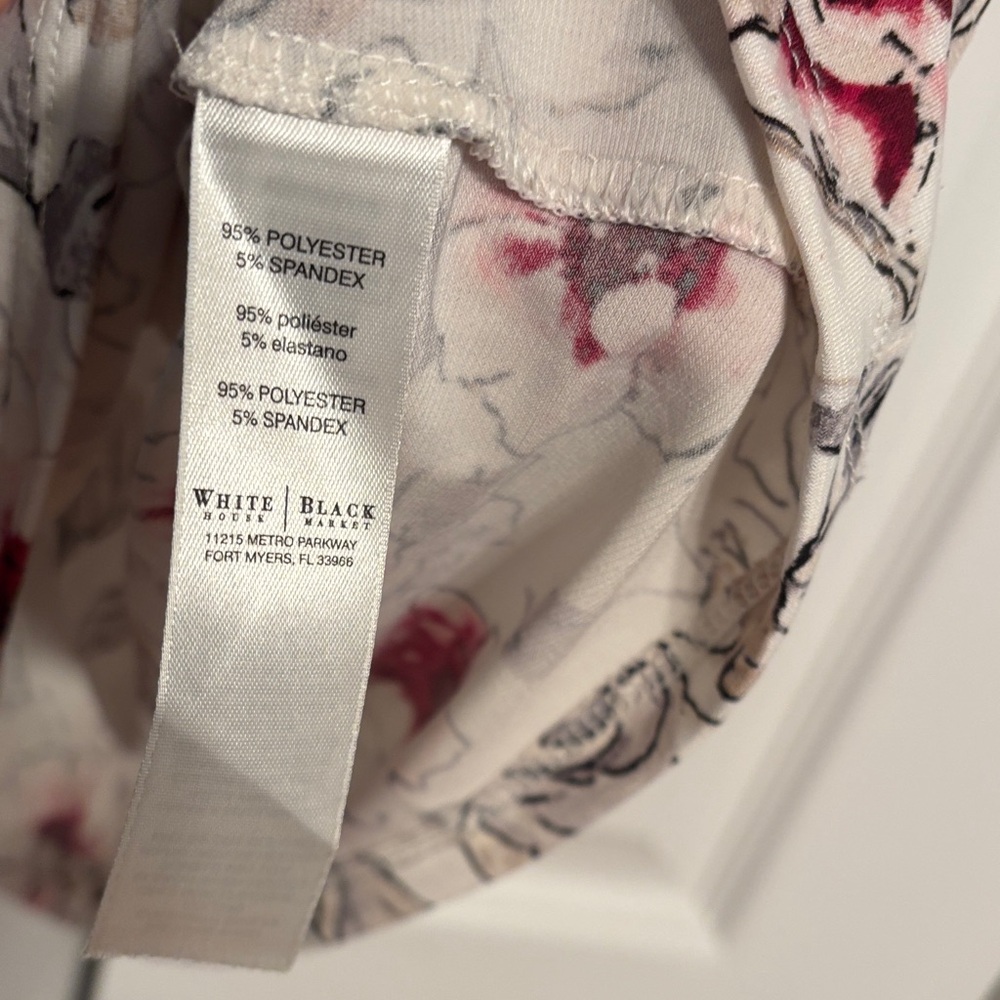 White House Black Market Floral Sleeveless Top - White and Red size XS  NWOT - Picture 7 of 10